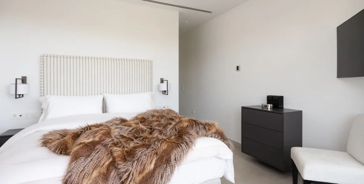 Sale of detached villa in Nueva Andalucía 13