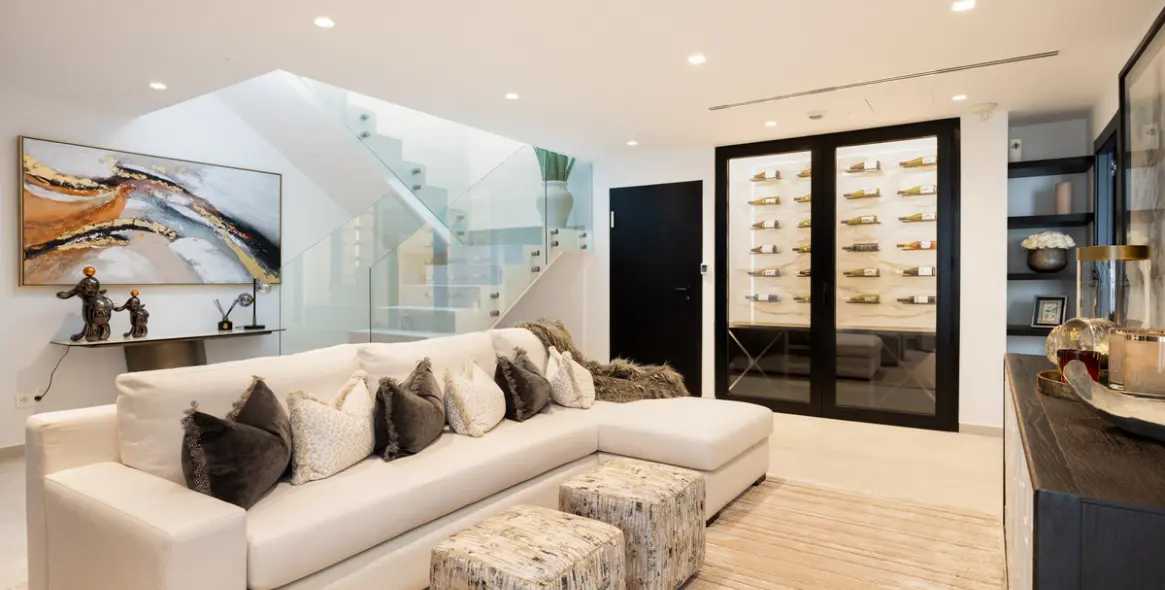 Sale of detached villa in Nueva Andalucía 15