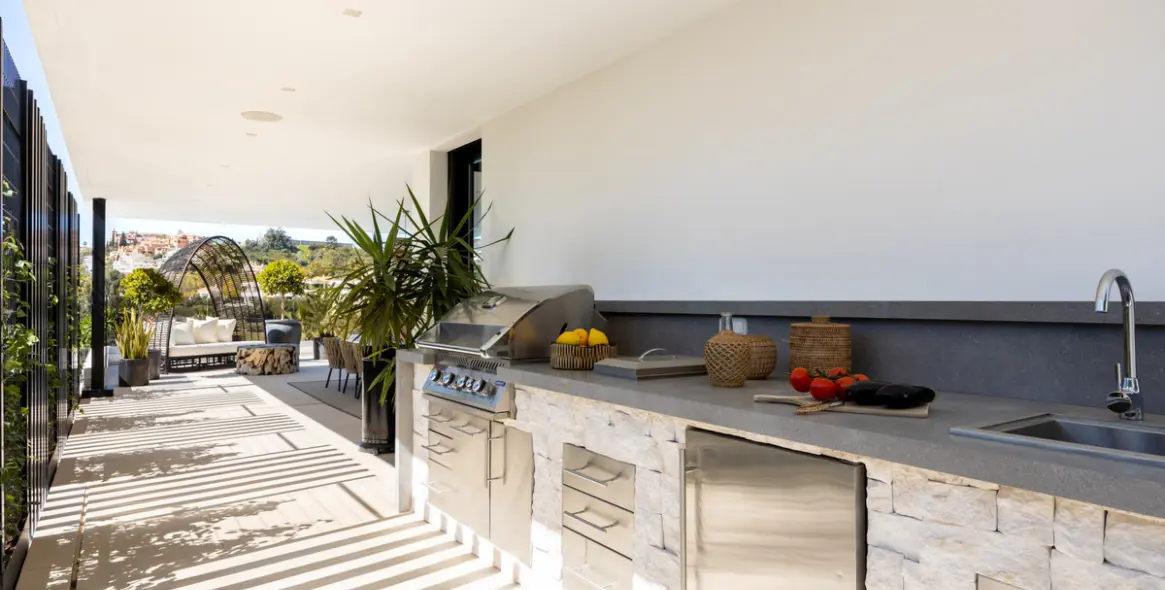 Sale of detached villa in Nueva Andalucía 19