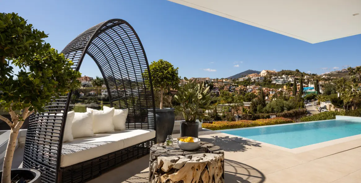 Sale of detached villa in Nueva Andalucía 20