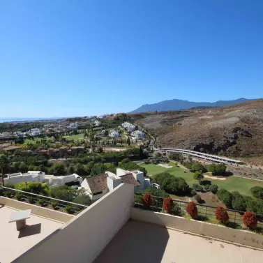 Sale of middle floor apartment in Los Flamingos