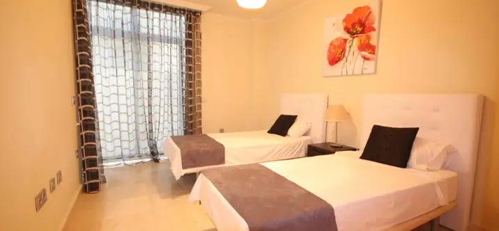 Sale of middle floor apartment in Los Flamingos 4