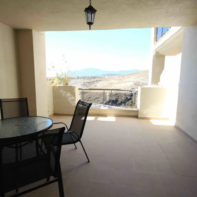 Sale of middle floor apartment in Los Flamingos