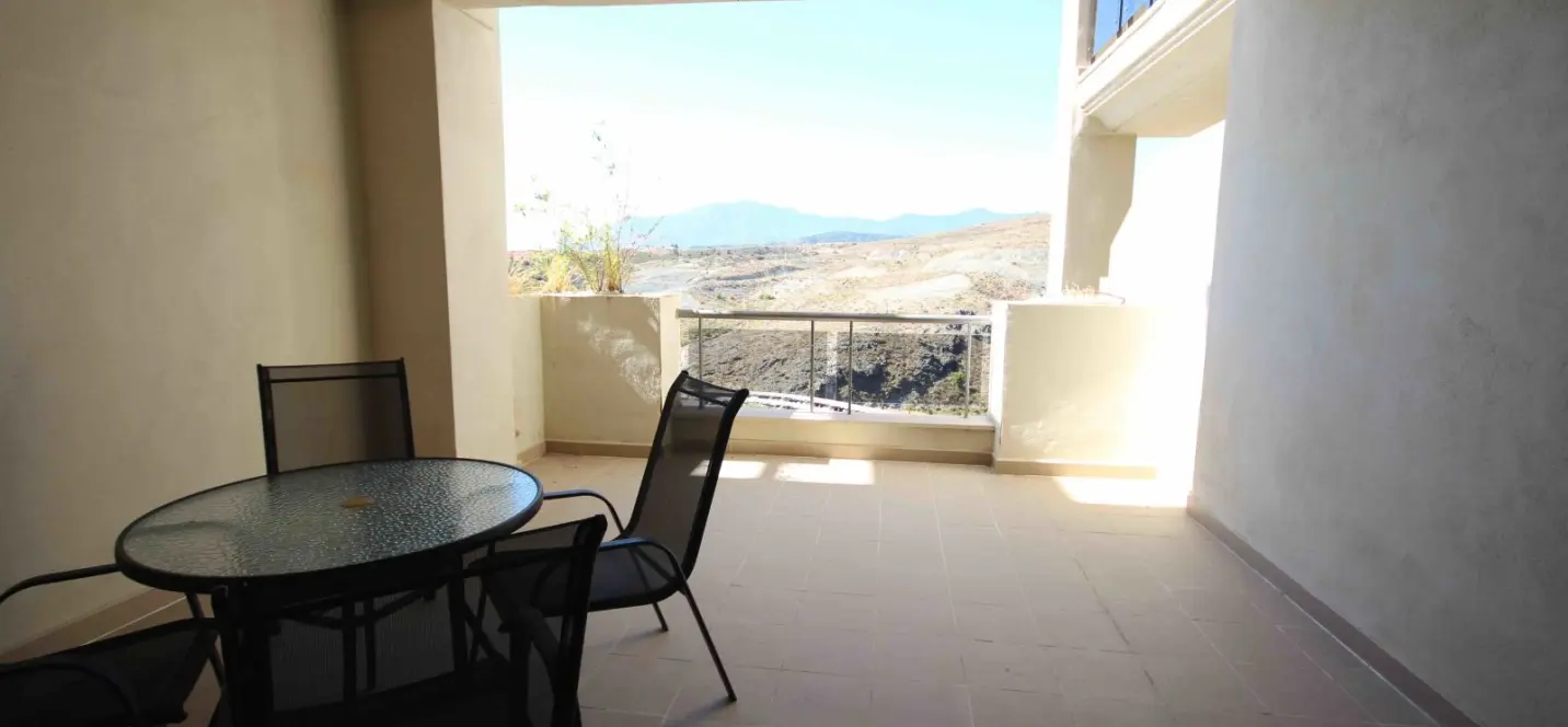Sale of middle floor apartment in Los Flamingos 1