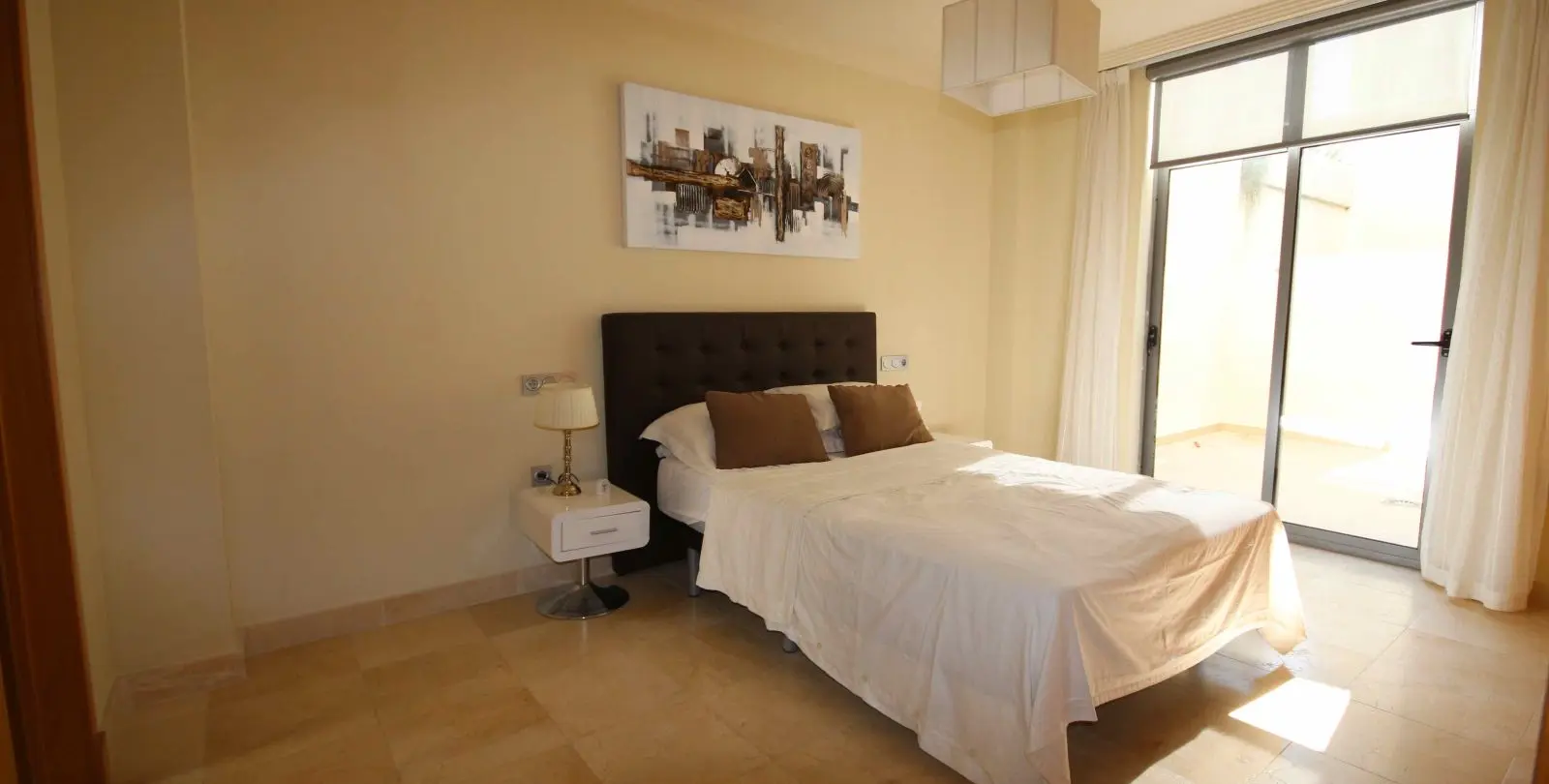 Sale of middle floor apartment in Los Flamingos 9