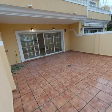 Sale of townhouse in Calahonda