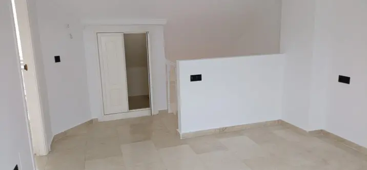 Sale of townhouse in Calahonda 4