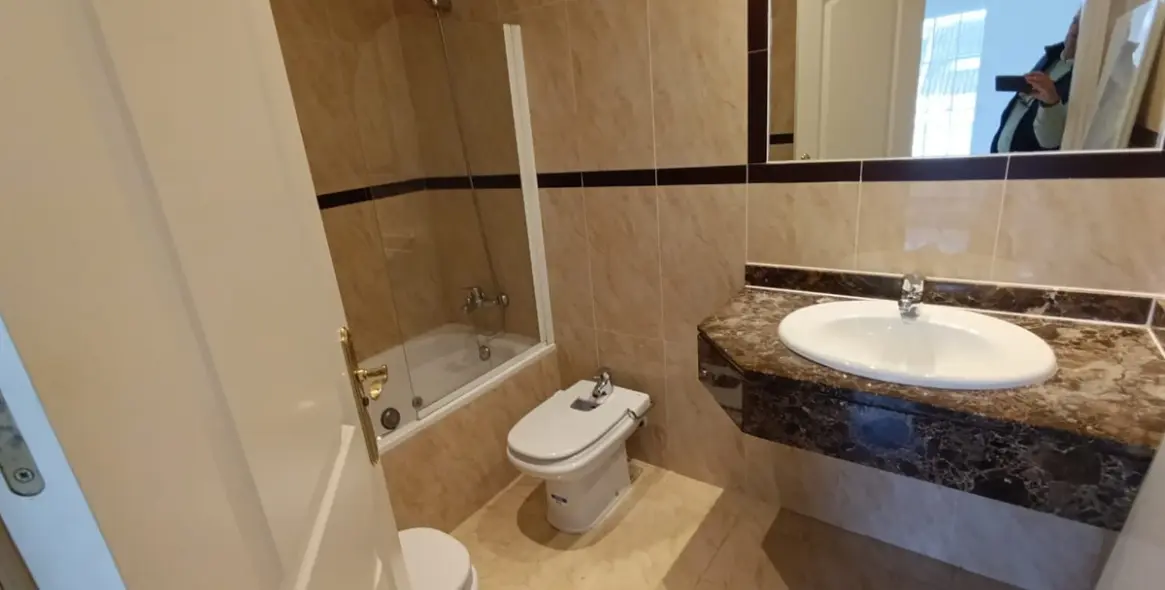 Sale of townhouse in Calahonda 11