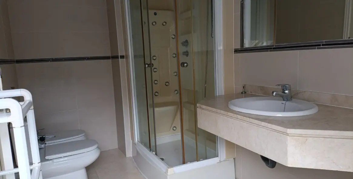 Sale of townhouse in Calahonda 14