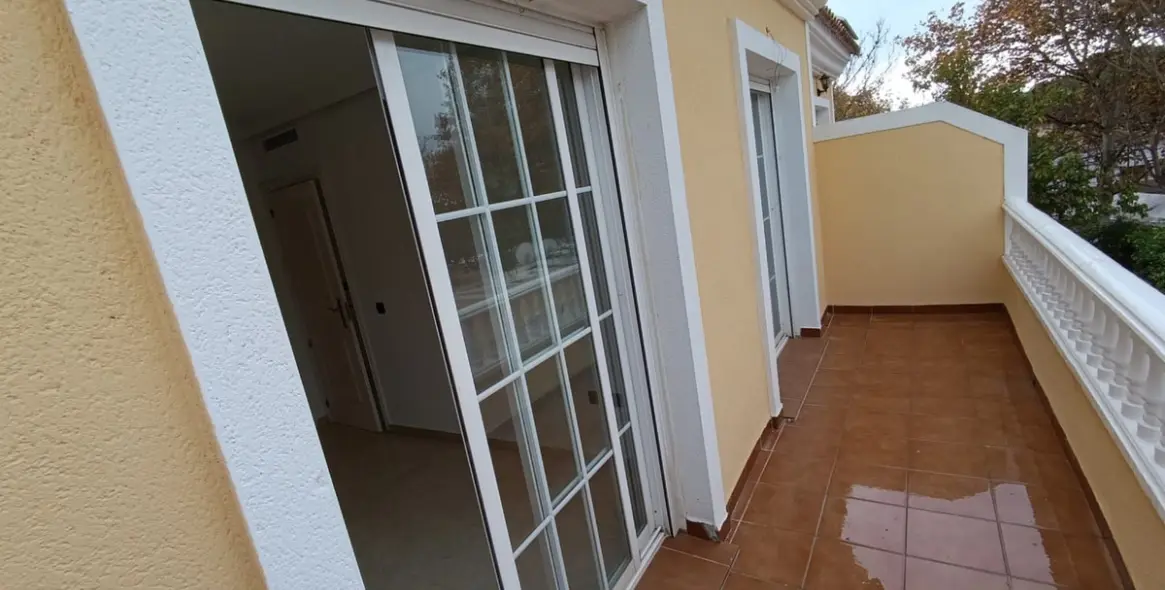 Sale of townhouse in Calahonda 19