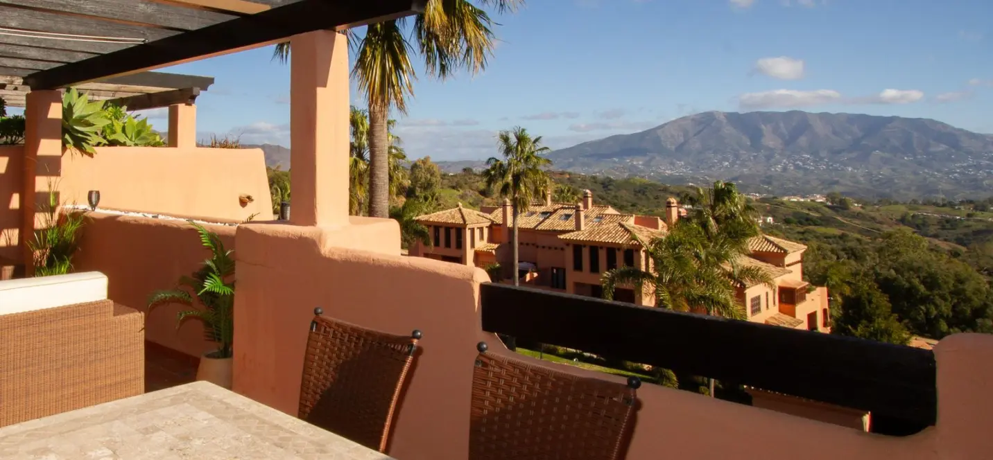 Sale of penthouse in La Mairena 2