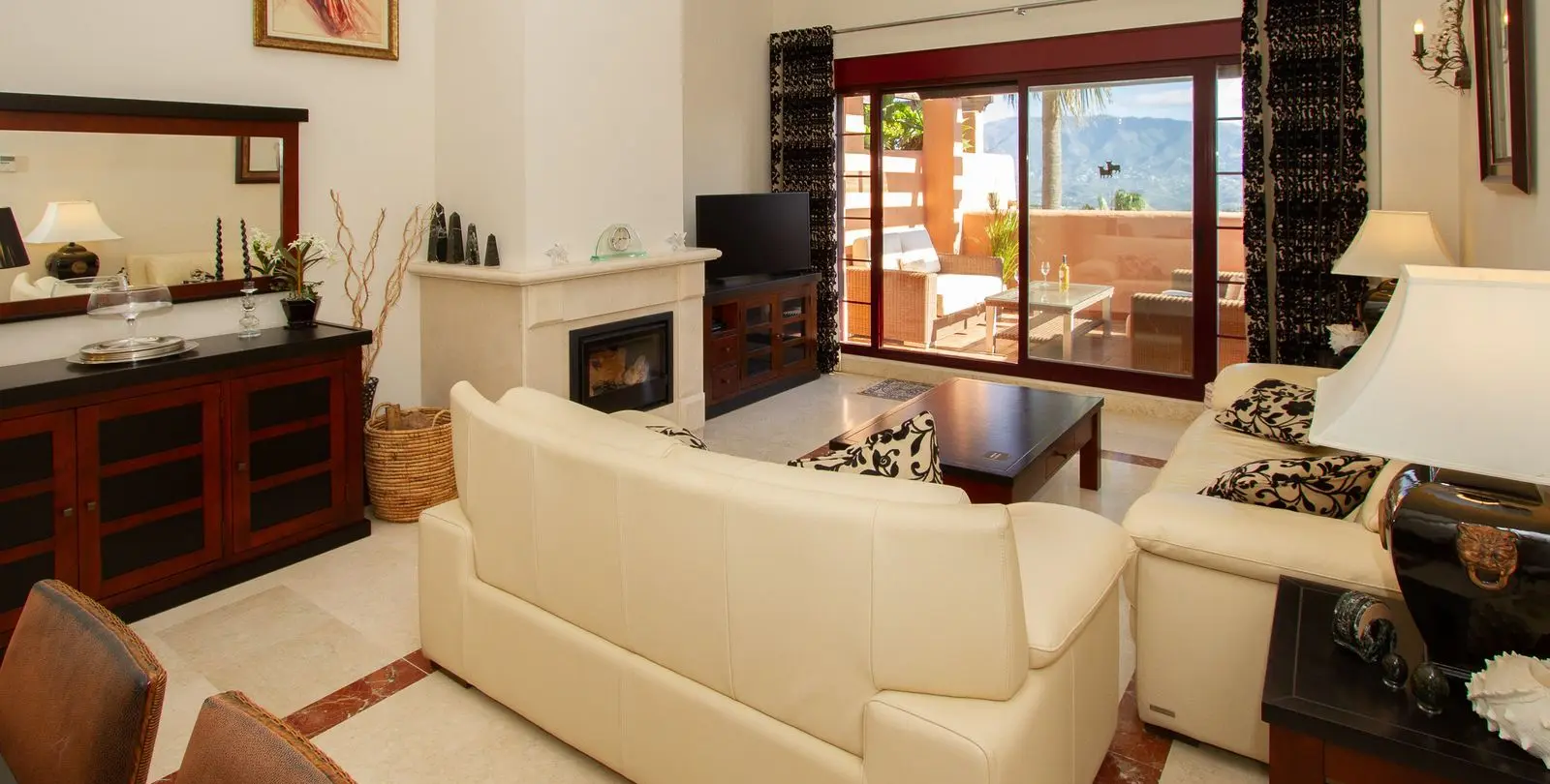 Sale of penthouse in La Mairena 14