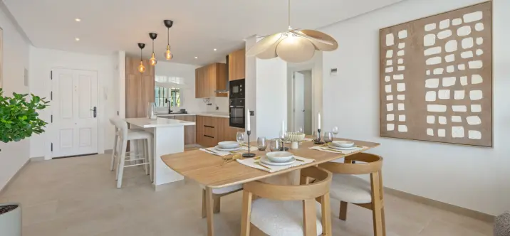 Venta de apartamento en planta media en La Quinta 1