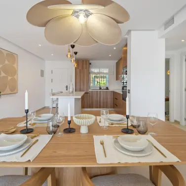 Venta de apartamento en planta media en La Quinta