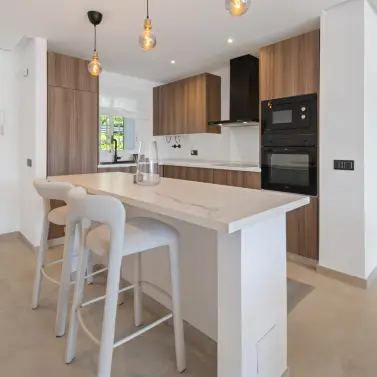 Venta de apartamento en planta media en La Quinta