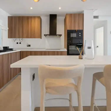 Venta de apartamento en planta media en La Quinta