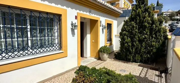 Venta de adosado en Calahonda 0