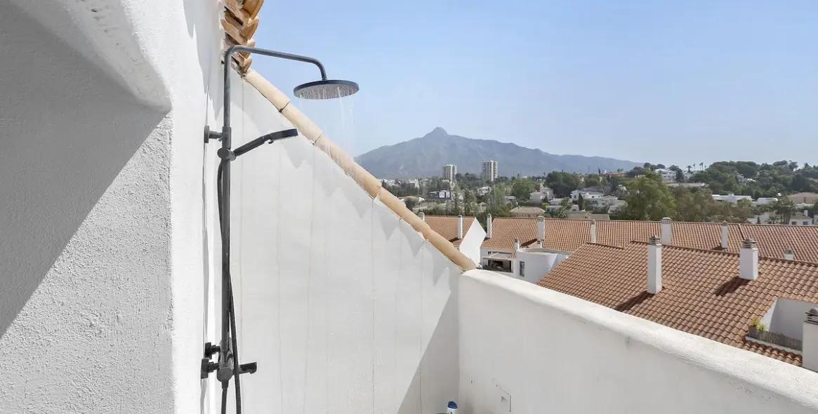 Venta de ático dúplex en Nueva Andalucía 5