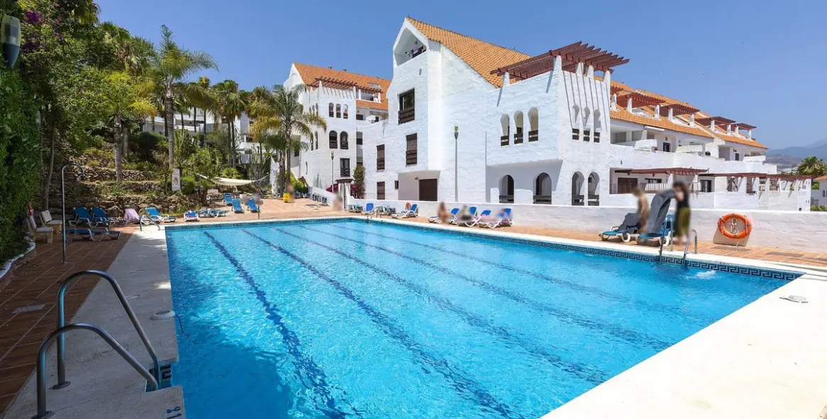 Venta de ático dúplex en Nueva Andalucía 17