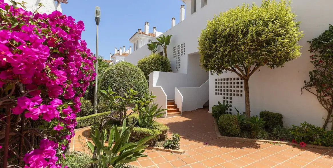 Venta de ático dúplex en Nueva Andalucía 18