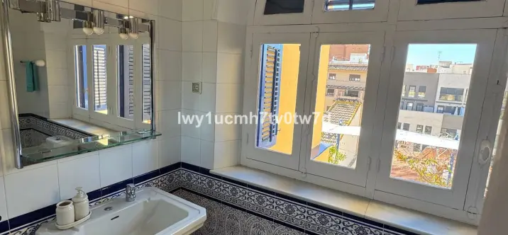 Venta de adosado en Malagueta 4