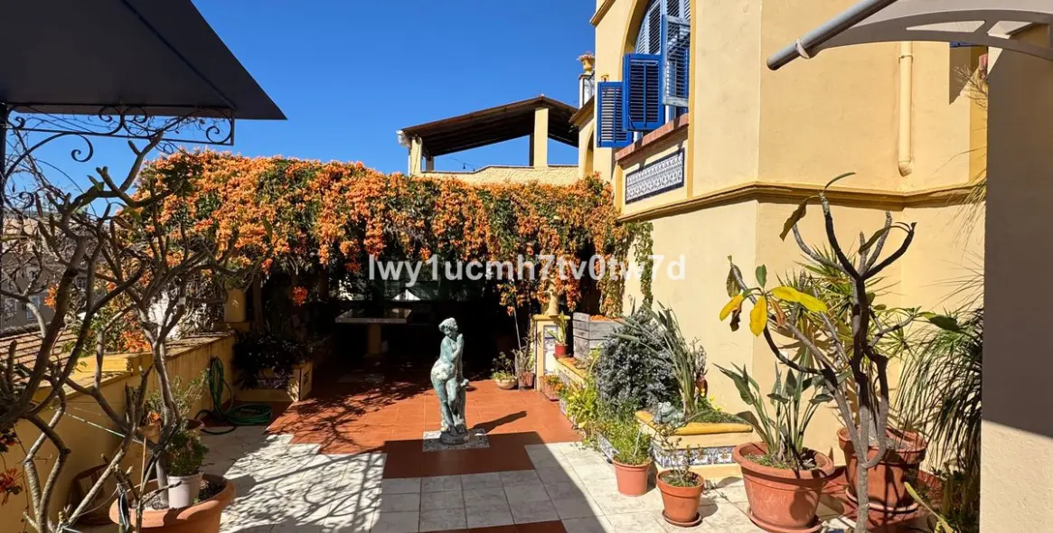 Venta de adosado en Malagueta 14