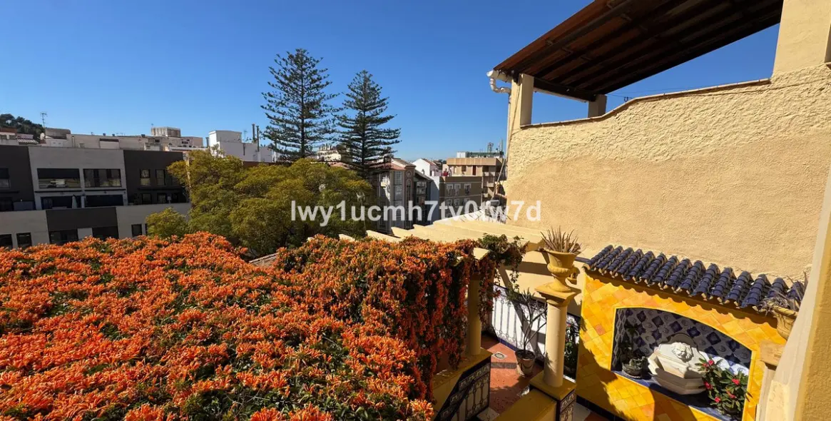 Venta de adosado en Malagueta 15