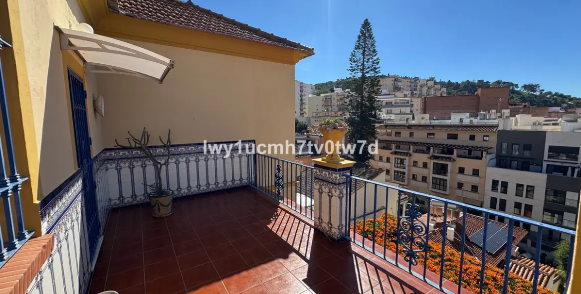 Venta de adosado en Malagueta 16