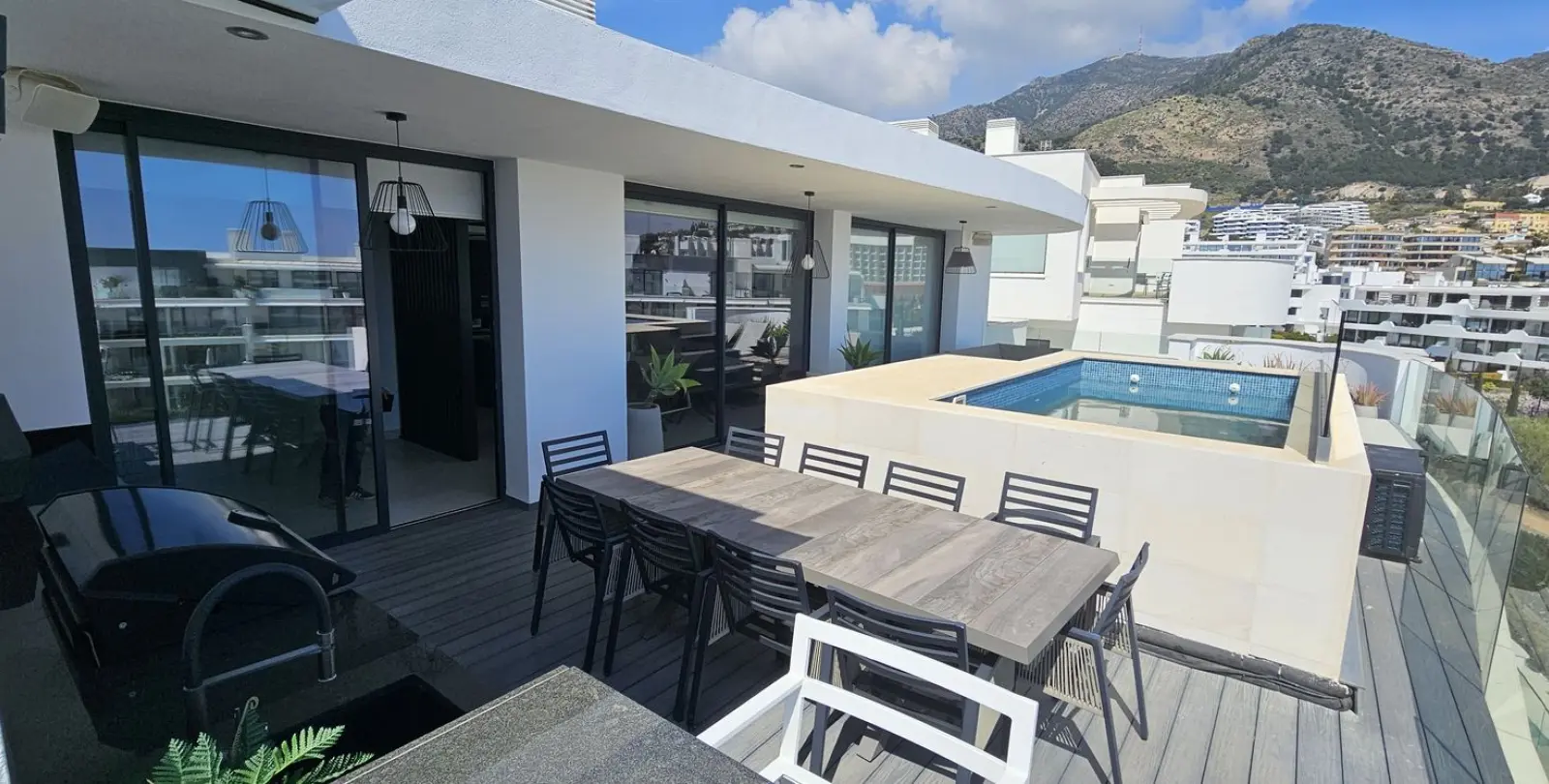 Sale of penthouse in Higueron 1
