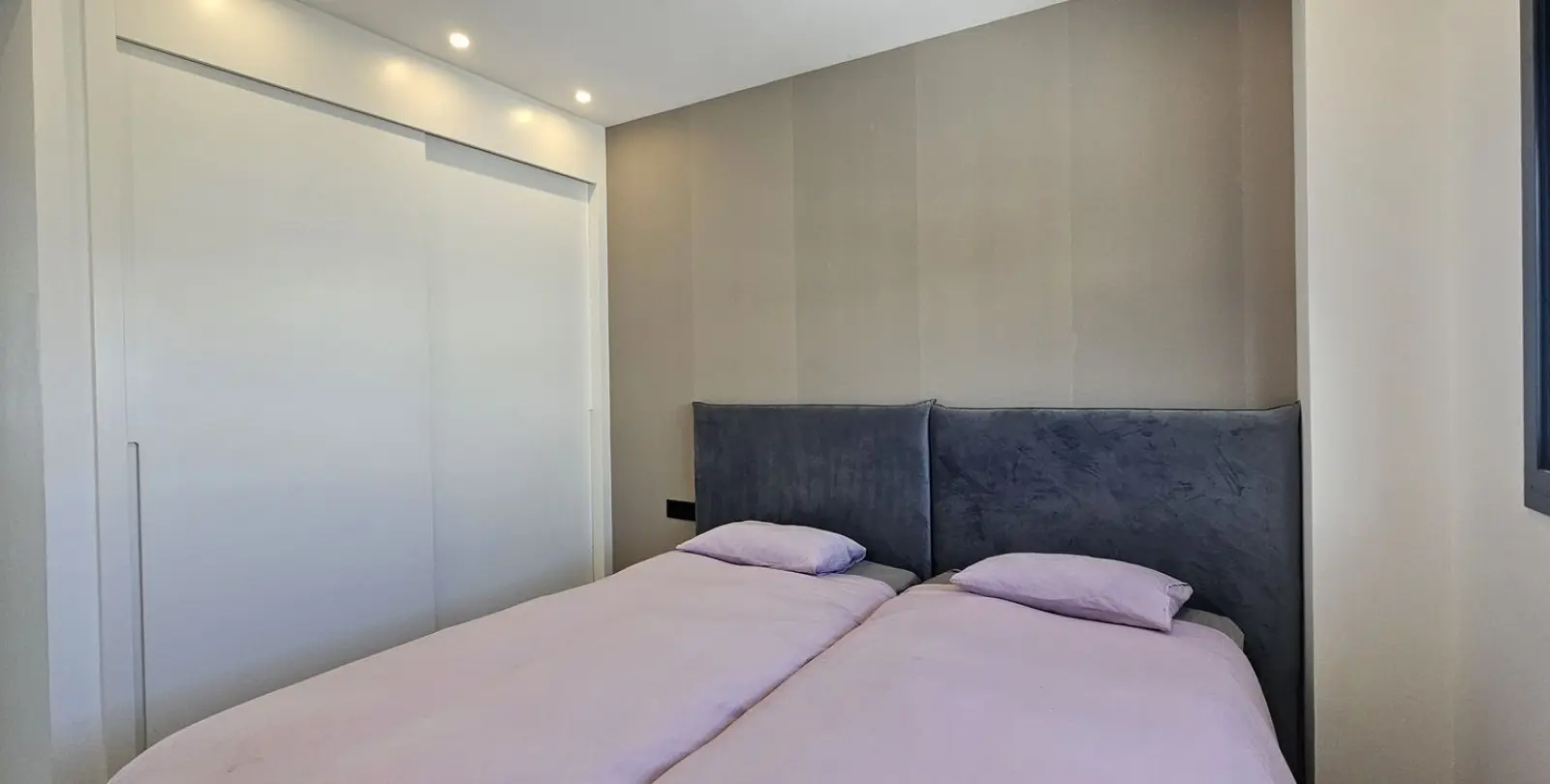 Sale of penthouse in Higueron 18