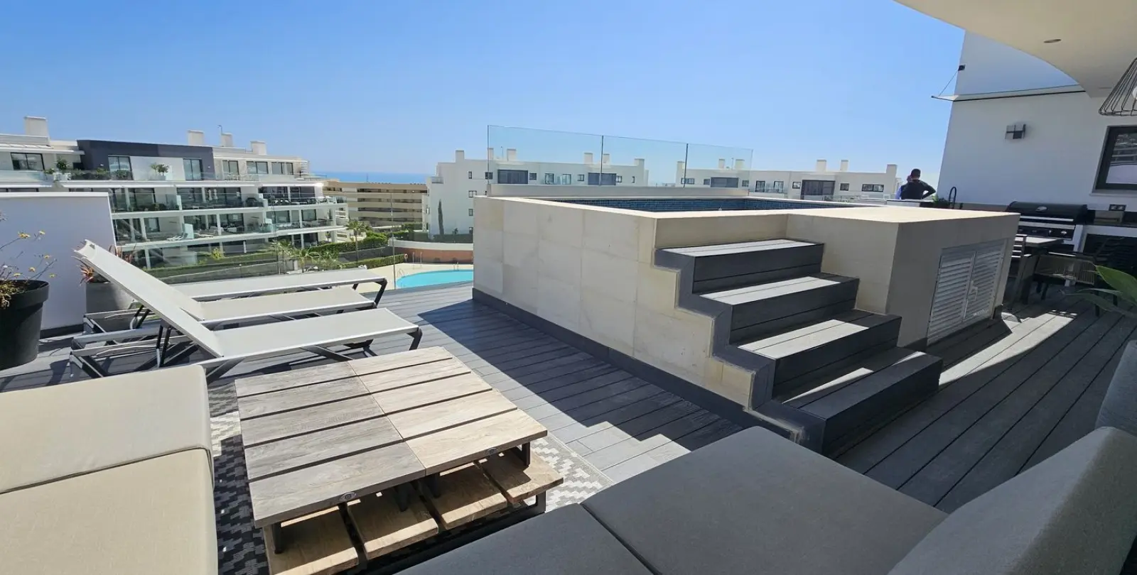 Sale of penthouse in Higueron 28