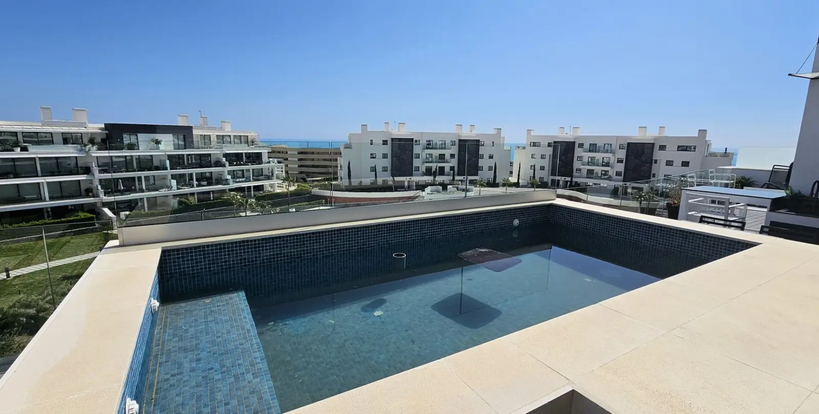 Sale of penthouse in Higueron 29