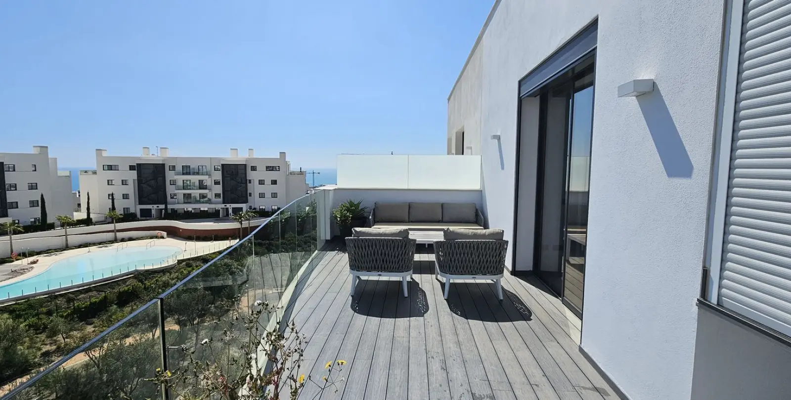 Sale of penthouse in Higueron 33