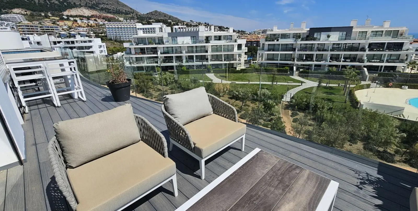 Sale of penthouse in Higueron 34