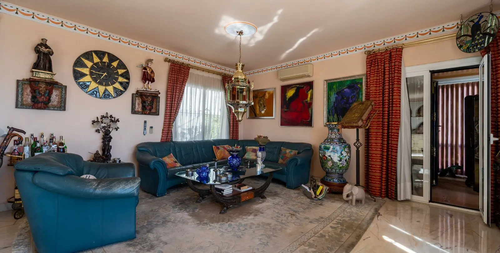 Sale of detached villa in Torremuelle 17
