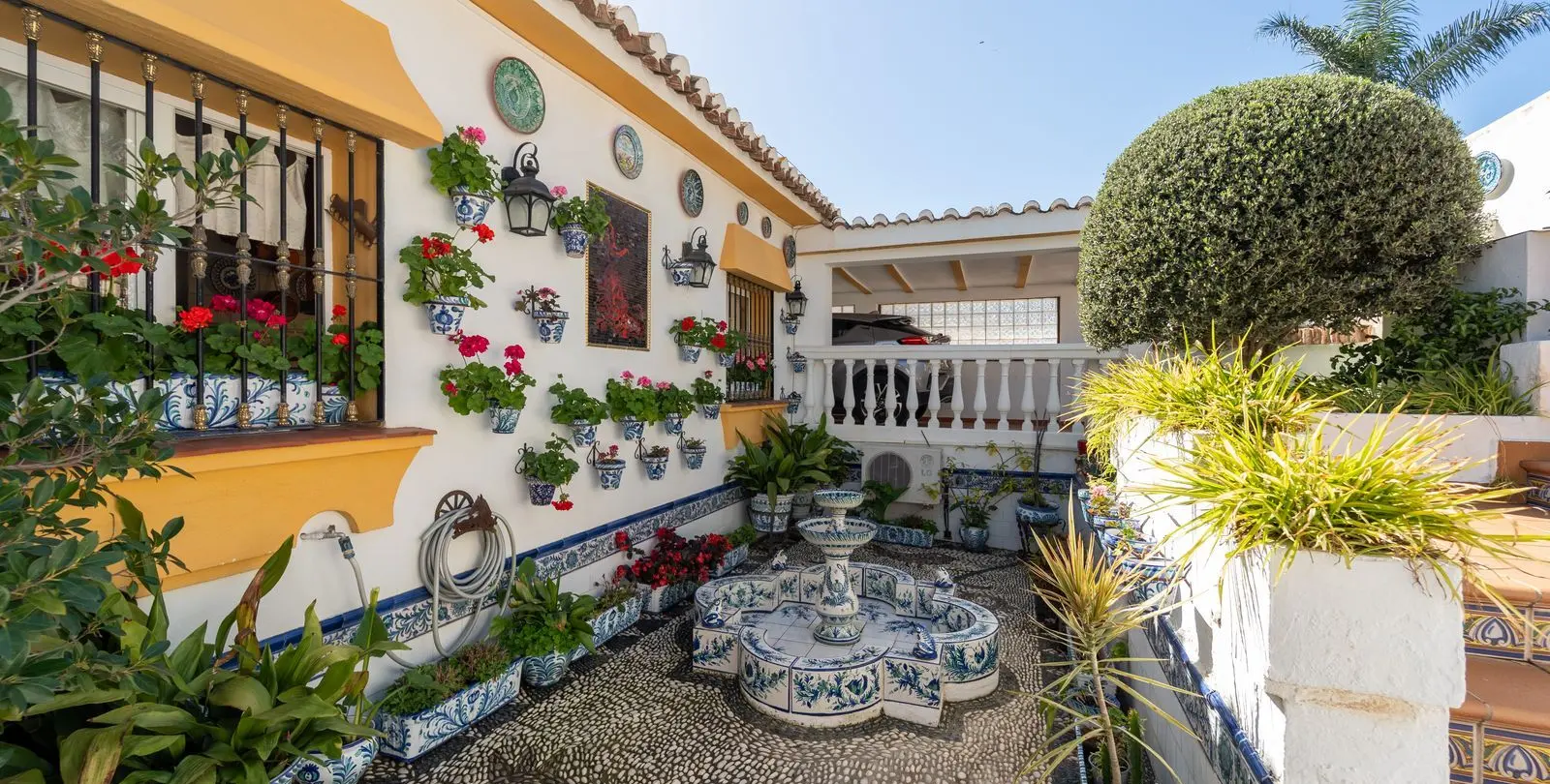 Sale of detached villa in Torremuelle 25
