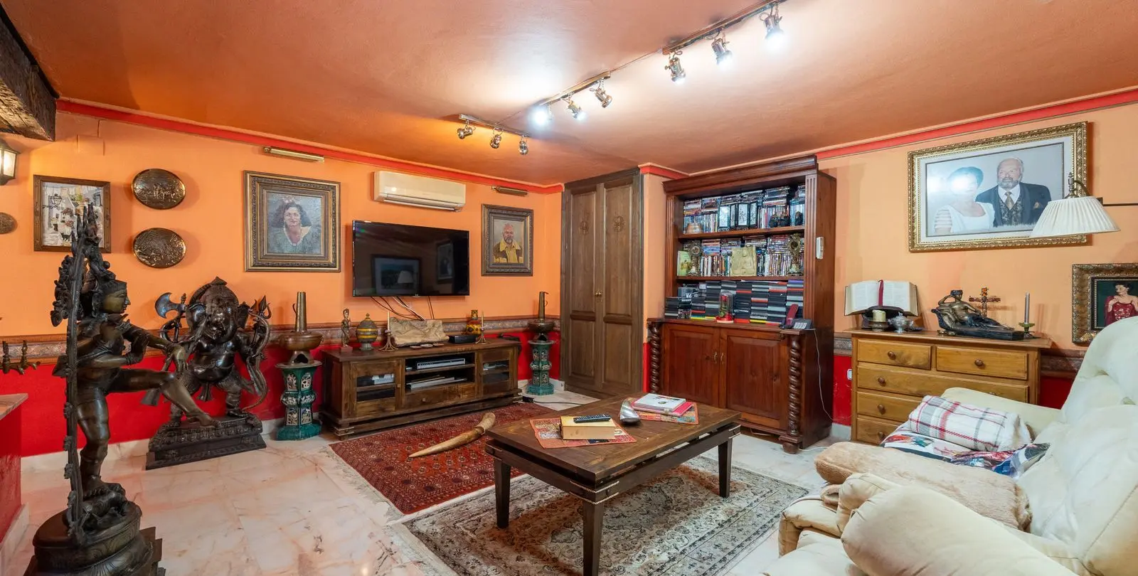 Sale of detached villa in Torremuelle 43