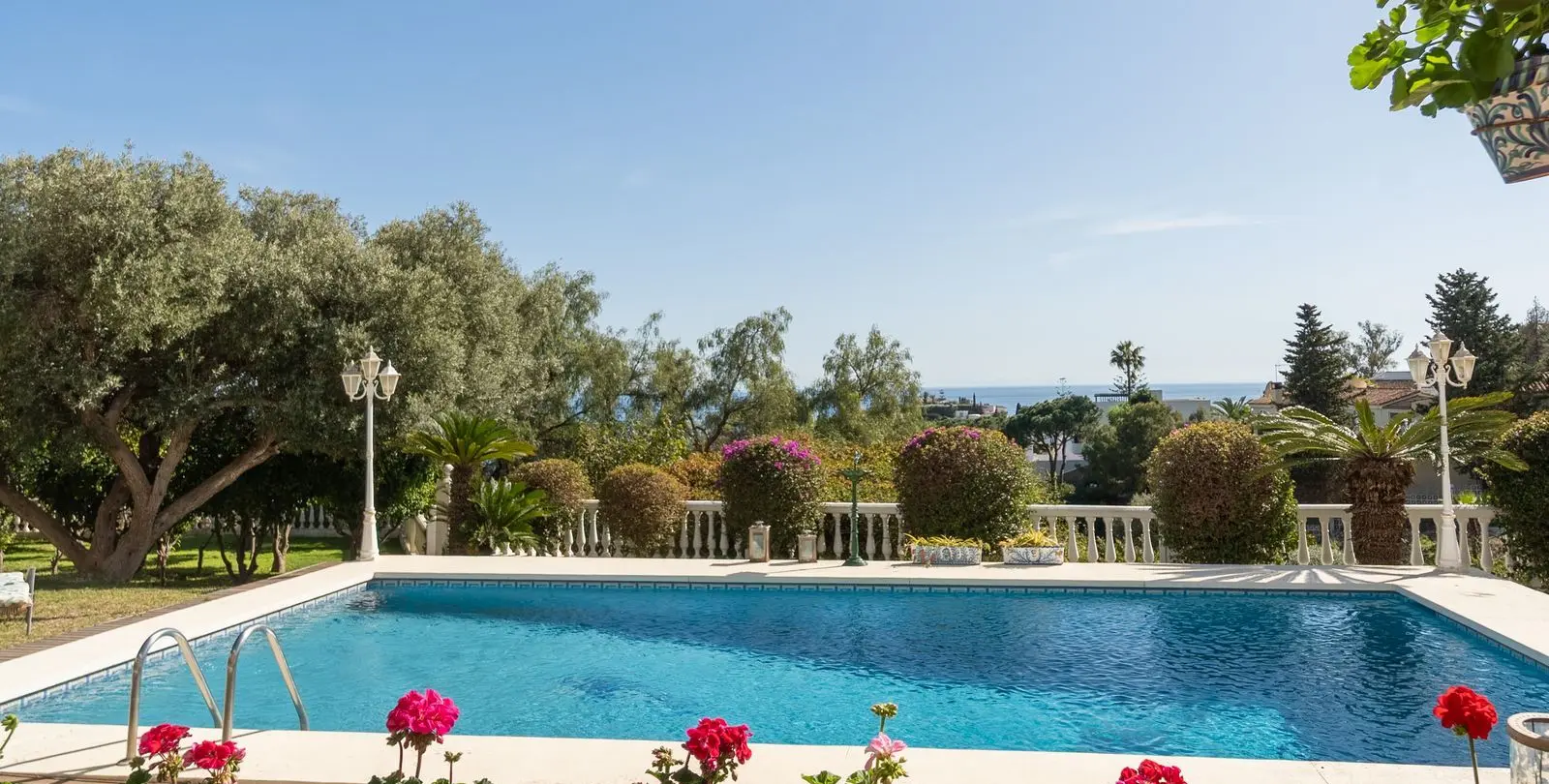 Sale of detached villa in Torremuelle 59
