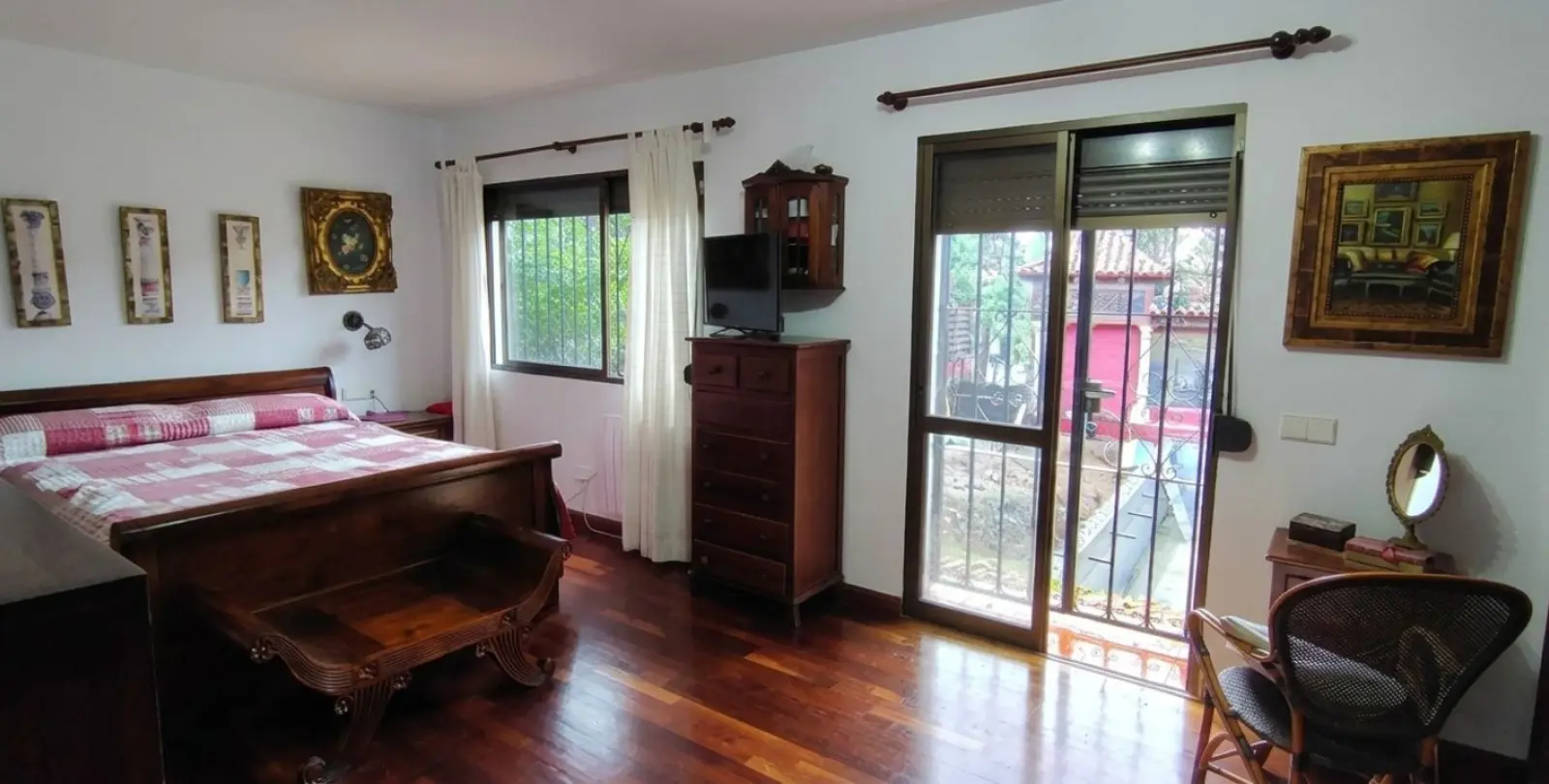 Sale of detached villa in Río Real 18