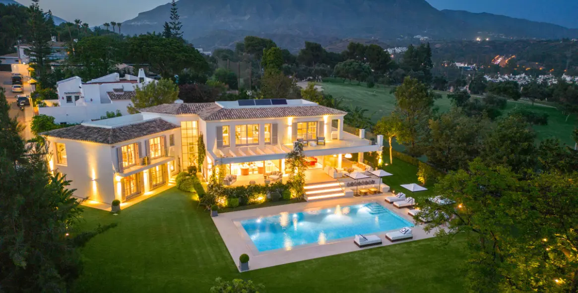 Venta de villa independiente en Aloha 1