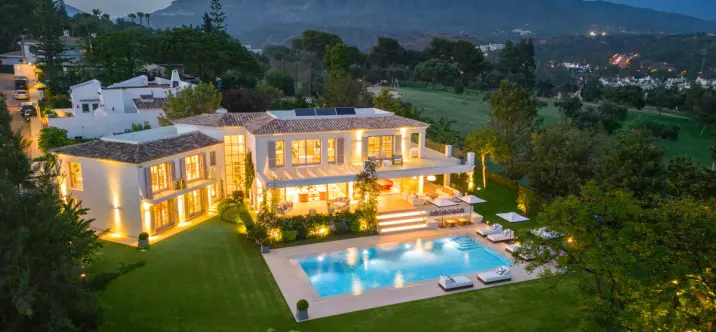 Venta de villa independiente en Aloha 0