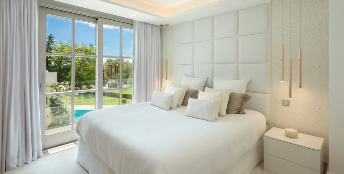 Venta de villa independiente en Aloha 27