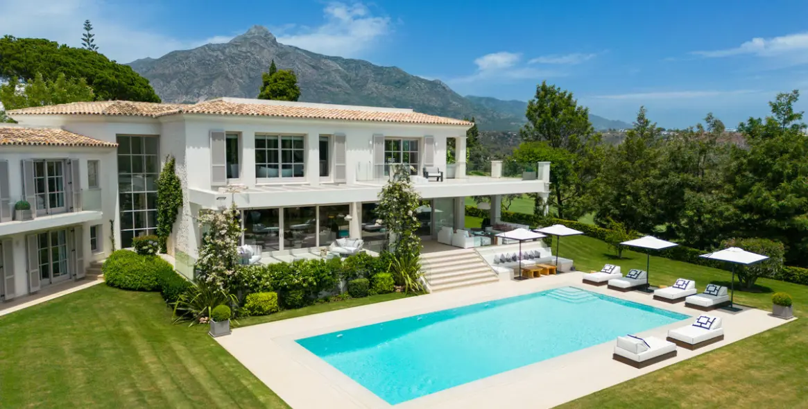 Venta de villa independiente en Aloha 46