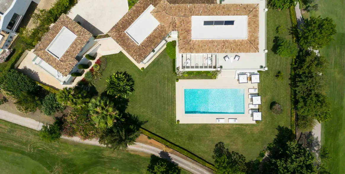 Venta de villa independiente en Aloha 53