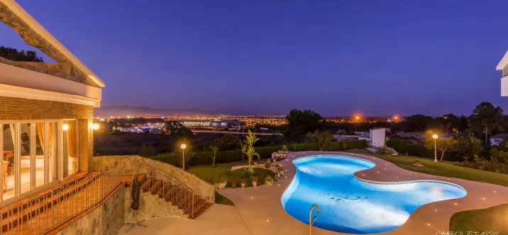 Venta de villa independiente en Churriana 1