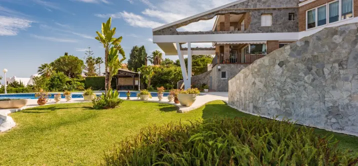 Venta de villa independiente en Churriana 4