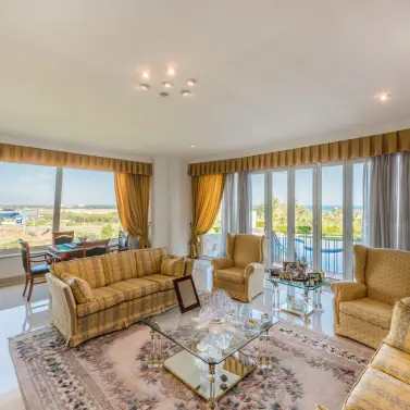 Venta de villa independiente en Churriana