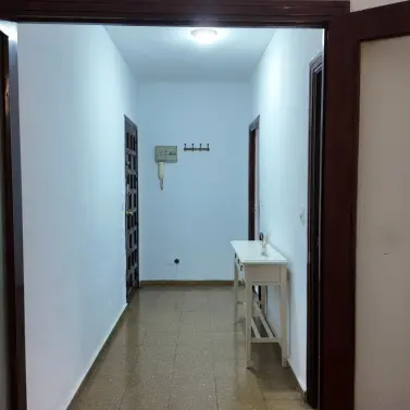 Venta de apartamento en planta media en Marbella