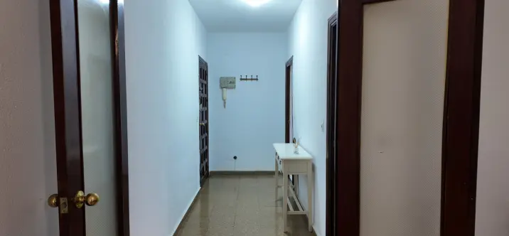 Venta de apartamento en planta media en Marbella 1