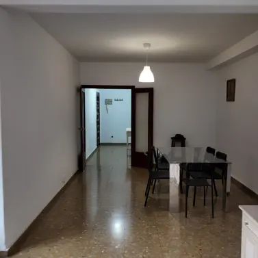 Venta de apartamento en planta media en Marbella